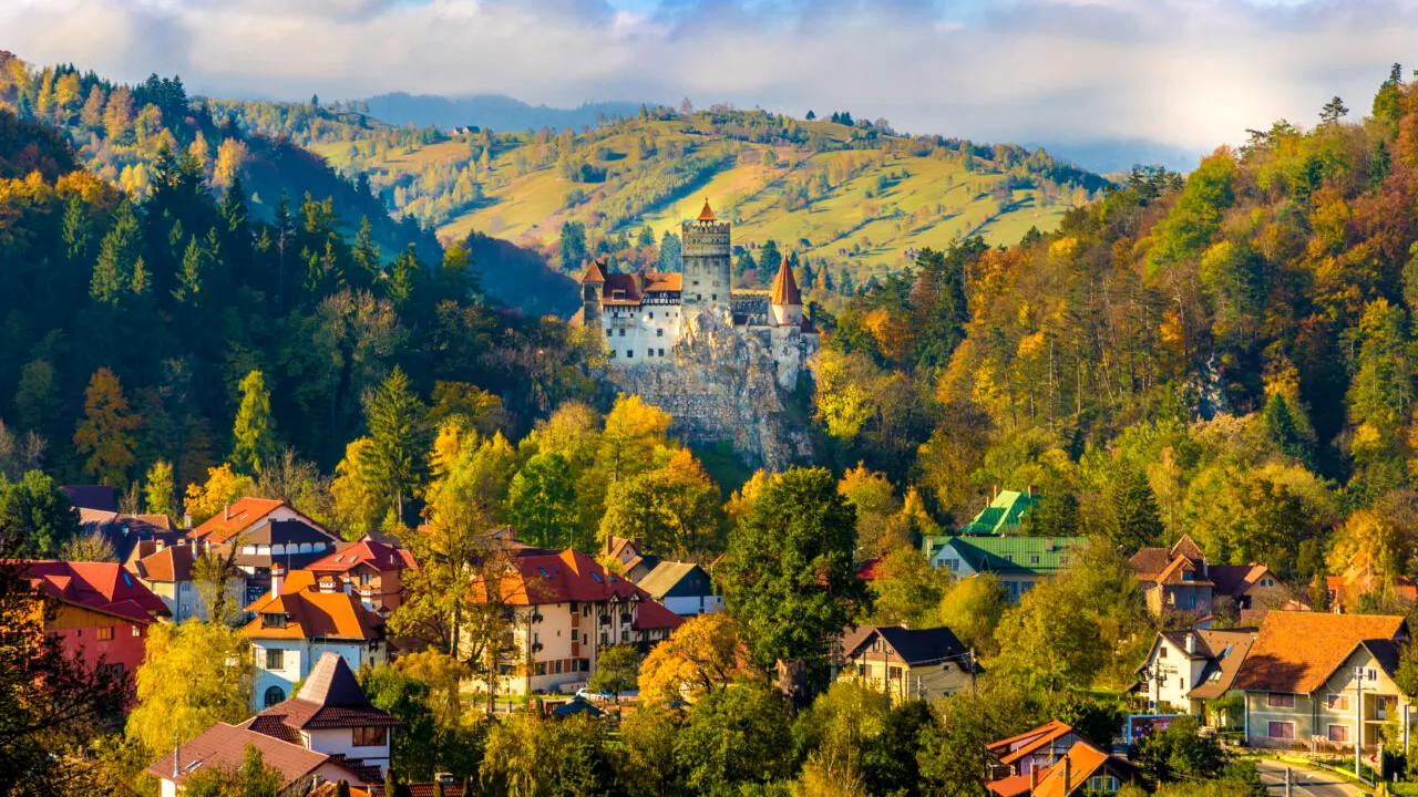 INS: Numărul persoanelor care s-au cazat în structurile de primire turistică a crescut față de anul trecut