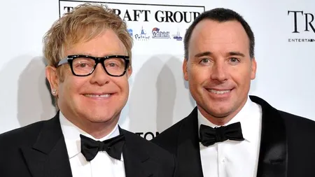 Elton John se căsătorește. Care este data aleasă și ce semnificație are