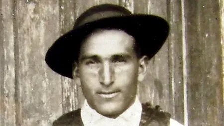 Rămășițele unui tânăr împușcat de comuniști au fost deshumate de arheologi în Sângeorz-Băi