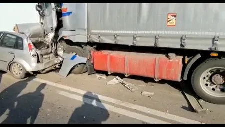 Patru camioane şi un autoturism, implicate într-un accident produs în Olt