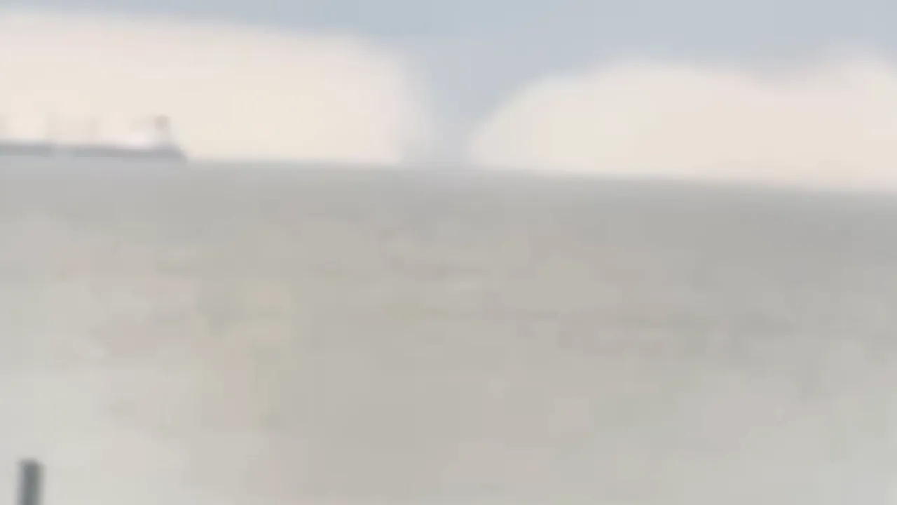 Tornadă uriașă, deasupra Mării Negre, în Ucraina, a fost surprinsă de localnici