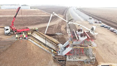 VIDEO | A început asfaltarea pasajului de la km 65 de pe lotul 1 al Autostrăzii de Centură a Capitalei (A0) între Glina și Vidra