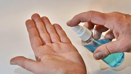 Mai mulți americani au ajuns la spital după ce au înghiţit dezinfectant pentru mâini / Patru persoane au murit din această cauză