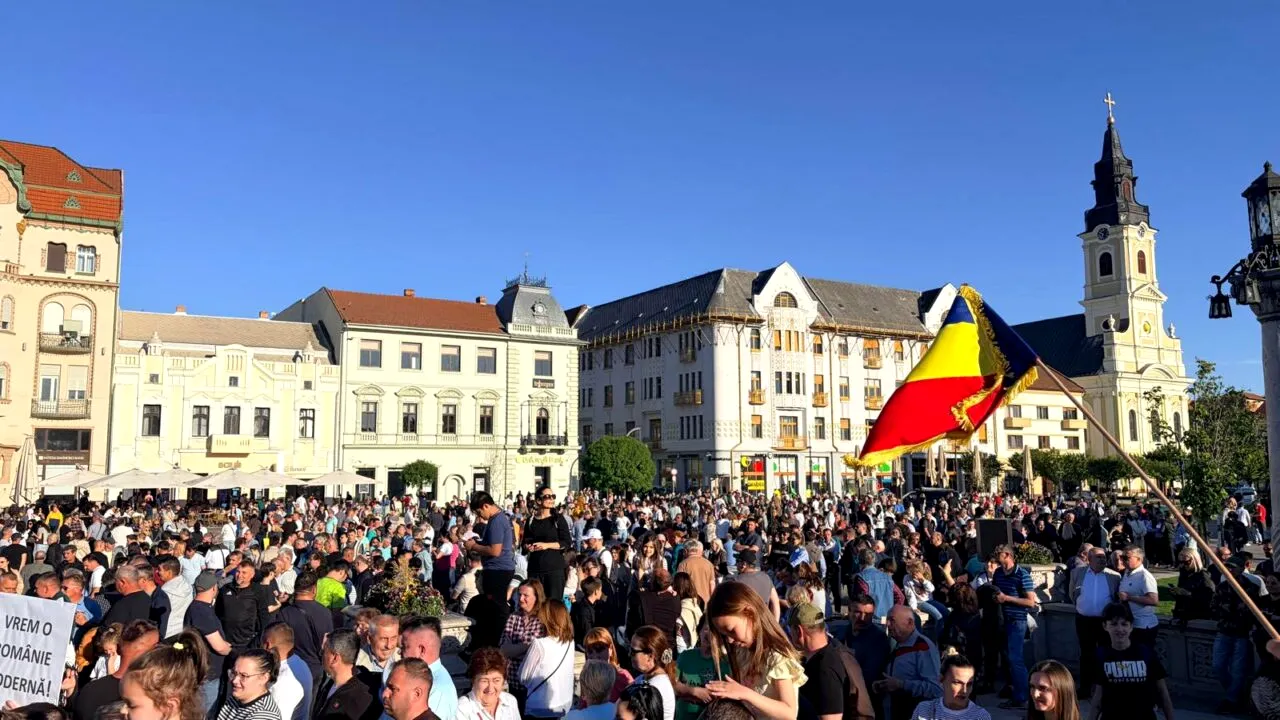 Omul lui Bolojan din Oradea anunță 4.000 de participanți la mitingul în Oradea. Presa relatează că sunt 1.500