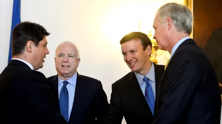 Discuție despre ridicarea vizelor între Valeriu Zgonea și cei trei senatorii americani aflați în România