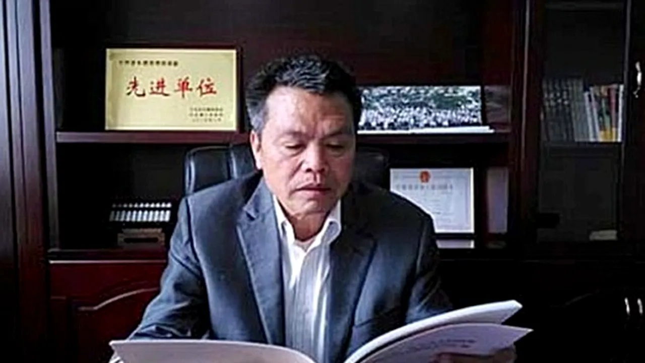 Gestul impresionant pe care un chinez l-a făcut pentru vecinii săi din copilărie, după ce a devenit milionar