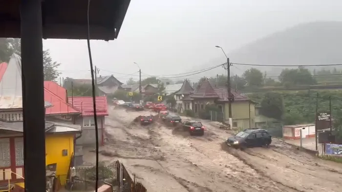 Ministra mediului, Diana Buzoianu, a constatat că este o problemă cu infrastructura împotriva inundațiilor, după viiturile din Bușteni și Breaza. A descoperit și un studiu al Băncii Mondiale