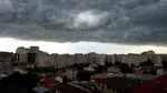 România, sub coduri portocalii și galbene de vijelii și grindină. Vremea severă a făcut deja prăpăd în mai multe județe din țară