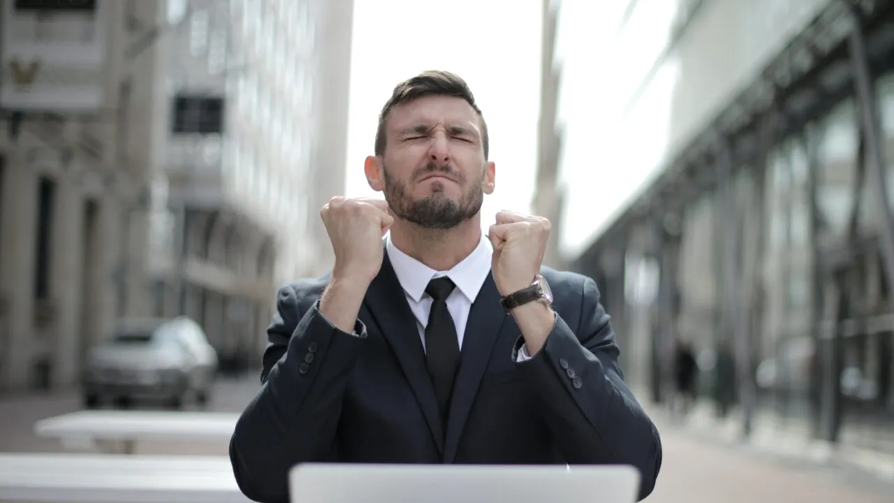 15.000 de euro, suma uriașă cu care se vinde o bancnotă veche românească pe internet. Tu o ai pe acasă?