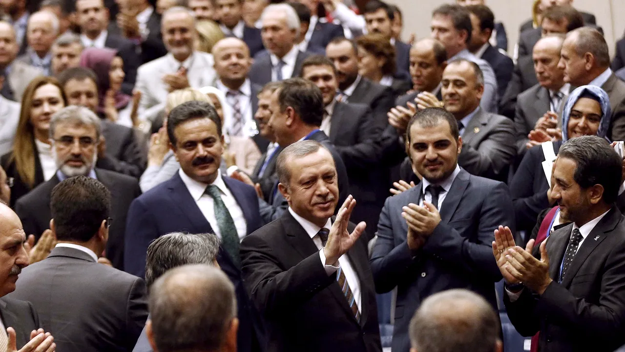 Premierul Turciei candidează la președinție