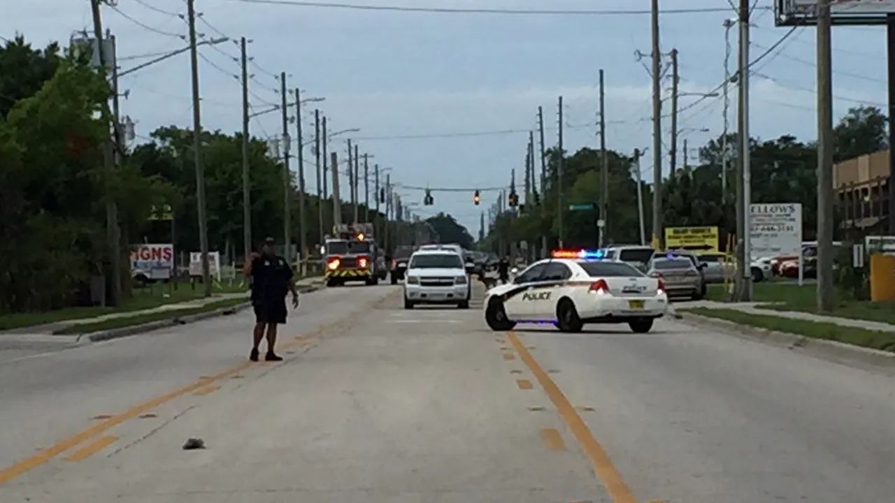 Mai multe persoane au fost ucise într-un schimb de focuri în orașul Orlando. Poliția nu exclude niciun scenariu