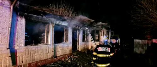 Incendiu într-o casă din comuna vrânceană Gologanu. Pompierii au găsit în interior trei trupuri carbonizate