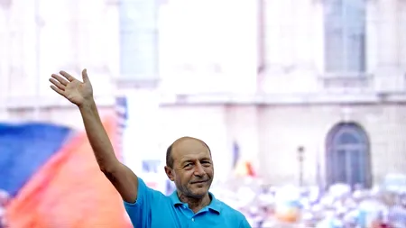 REFERENDUM 2012, faza pe SMS-uri: „Hai, Traiane, să bem o bere, să ne luăm la revedere!