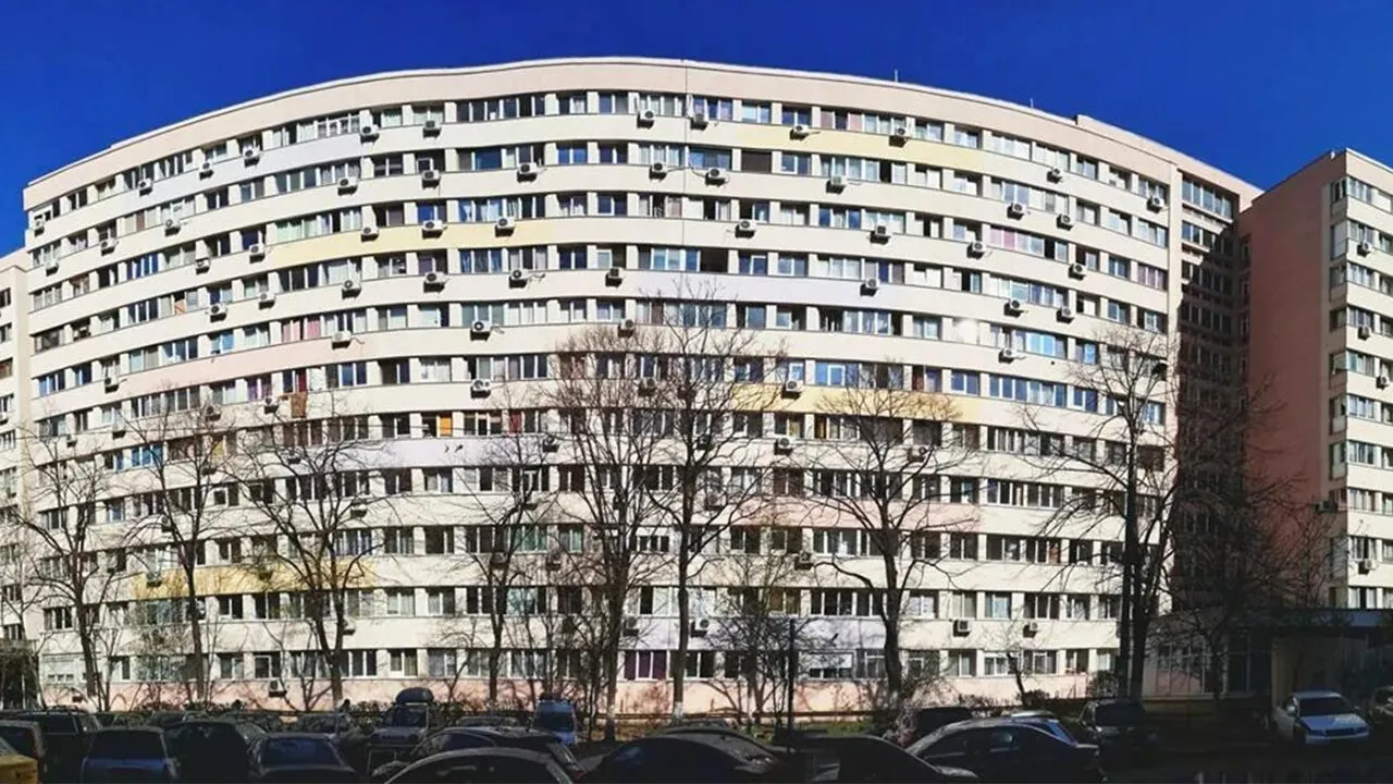 Câte apartamente are cel mai mare bloc din România. Este cât un oraș întreg