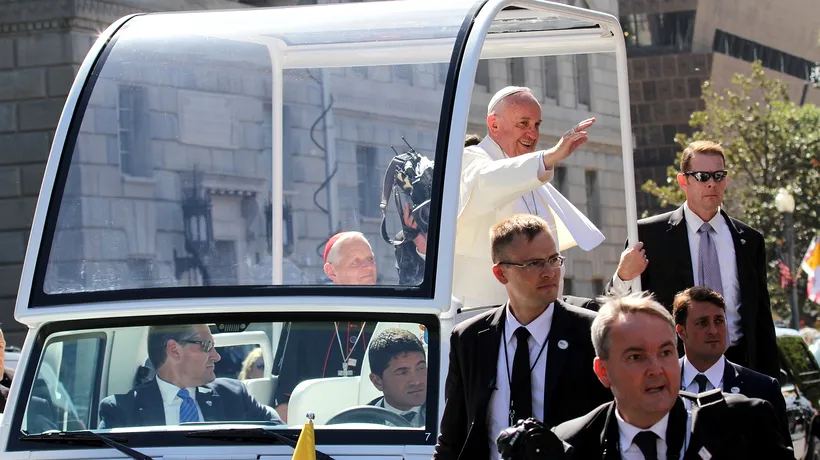 Papa Francisc, temător în fața pericolului Covid. Cum îi salută pe credincioșii catolici Suveranul Pontif