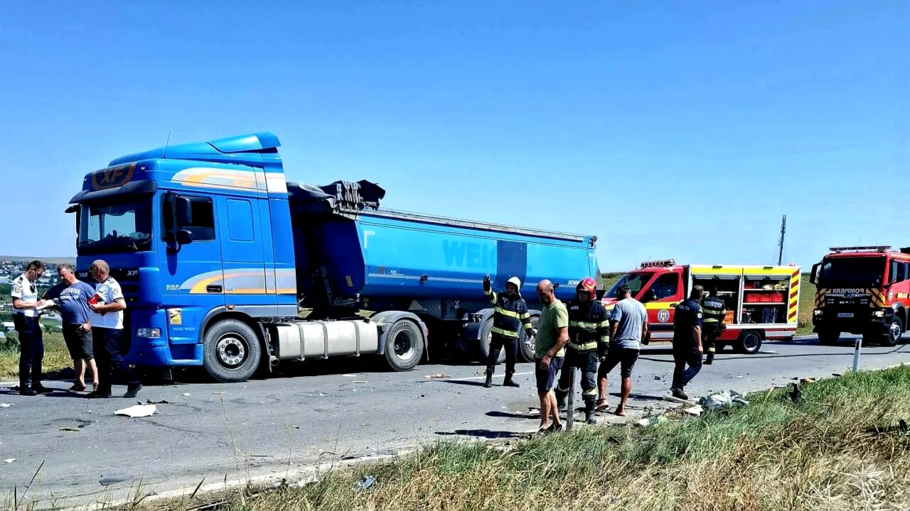 Accident teribil în Iași, în care a fost implicată o întreagă familie. Tatăl și-a pierdut viata, șoția și cele două fetițe sunt în stare critică