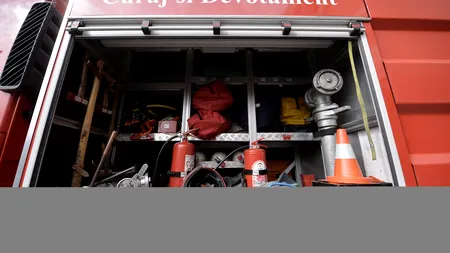 Incendiu puternic: Doi pompieri s-au intoxicat cu fum în centrul Galațiului