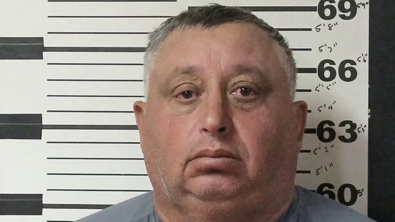 Povestea românului care a FURAT, în America, o sticlă de whisky de 7500 de dolari și a stat doar o zi la închisoare. Cum l-au prins polițiștii