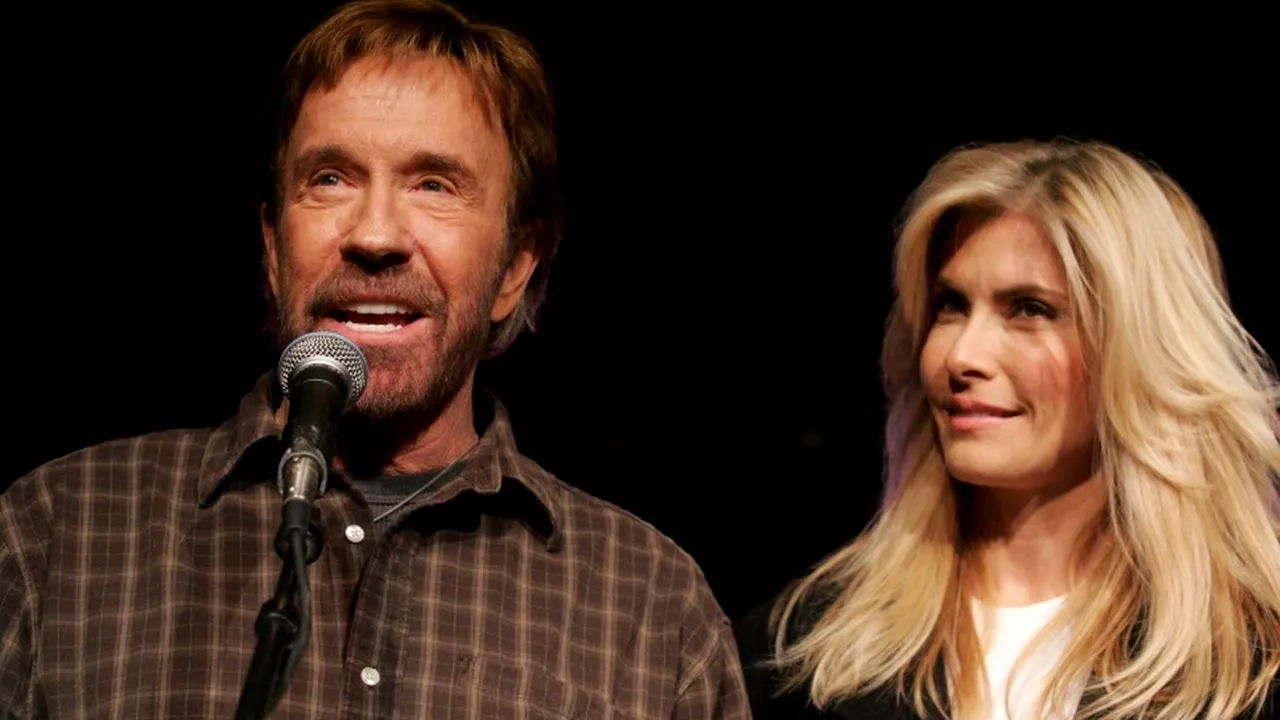 VIDEO. Chuck Norris, clip electoral apocaliptic pentru Mitt Romney. 