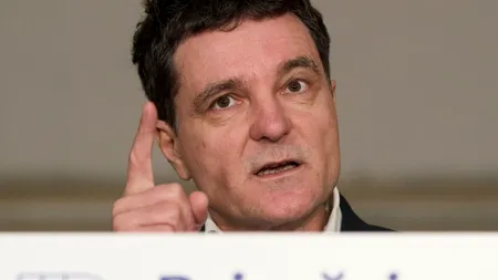 Nicușor DAN lămurește cine trebuie să curețe zăpada de pe străzile Capitalei/ 