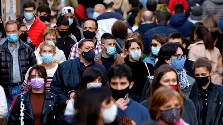 Masca de protecţie devine obligatorie în toate spaţiile publice din Bucureşti, începând de vineri. Care sunt excepţiile
