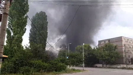 UPDATE - Explozii, urmate de incendiu, în zona industrială din orașul Constanța. A fost transmis mesaj RO-Alert / Flăcările au fost localizate (VIDEO)