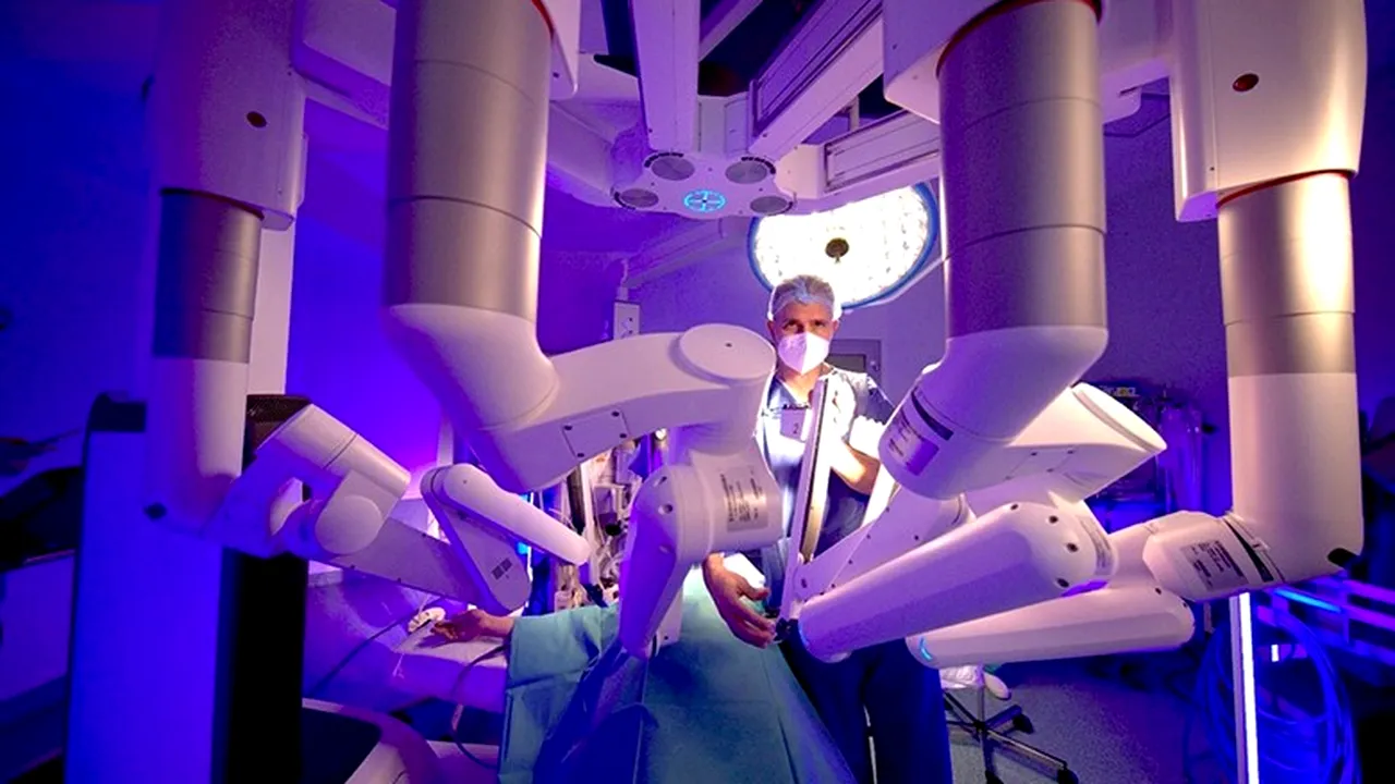 Tratamentul chirurgical modern al afecțiunilor urologice, la SANADOR