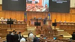Deputaţii sunt în plen, în sesiune extraordinară, pentru votul Legii ANI şi legii care amână evaluarea şi admiterea la liceu în 2027