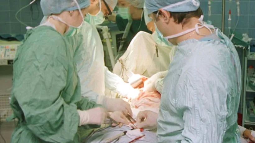 Operația minune, făcută la Spitalul Floreasca de medicul Brădișteanu, a reușit. Bărbatul de 100 de kg cu inimă de copil se simte bine