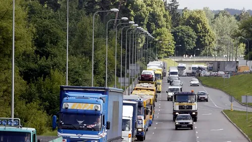 DIRECTIVĂ. Reforma transportului rutier în UE produce nemulțumiri în rândul statelor est-europene. Eurodeputații români solicită ca Pachetul Mobilitate să fie trimis la Curtea de Justiție UE