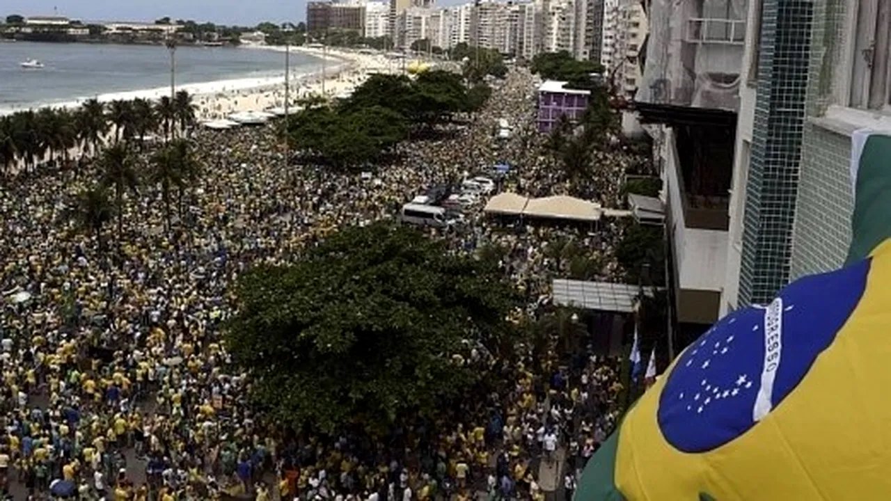 Protest uriaș în Brazilia: trei milioane de oameni au cerut demisia președintei Dilma Rousseff