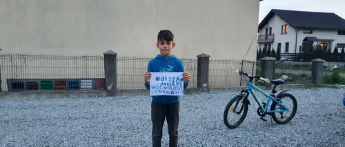 EMOȚIONANT. Mihai, un băiețel de 8 ani, a reușit să îi impresioneze pe polițiști cu un mesaj scris pe o foaie. Agenții i-au făcut astăzi o vizită