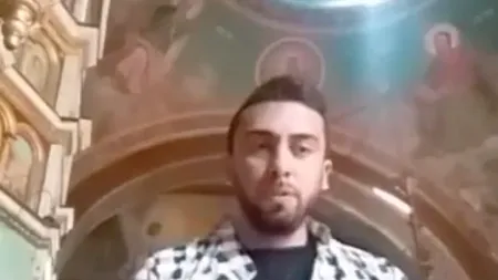 VIDEO. Rugăciunea scandaloasă a unui tânăr rom într-o biserică din Dolj: „Fereşte-ne pe noi de virusul acesta şi-l dă către români!“