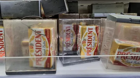 Câți lei a ajuns un pachet de unt în 2023, în România. În Carrefour, e ținut în dispozitive ANTIFURT