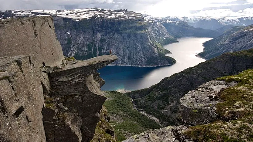 GALERIE FOTO: Trolltunga - locul de unde poți admira una dintre cele mai frumoase priveliști din Norvegia