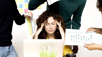 Cum te afectează extenuarea în fiecare zi. Căutările pentru „burnout” au crescut cu 130%