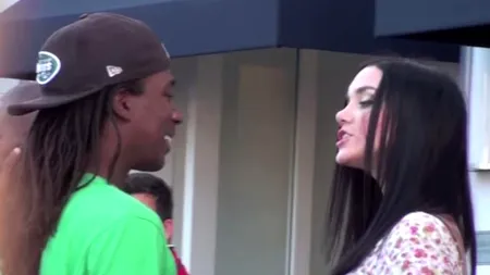 Cum reacționează bărbații când o femeie atrăgătoare, în stare de ebrietate, le cere să o ducă acasă