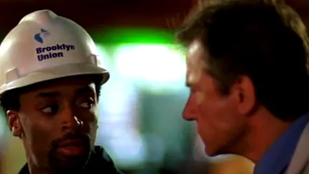 Unul dintre cei mai controversați regizori de culoare a primit un premiu Oscar onorific. „Trebuie să avem o discuție serioasă