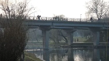 Un tânăr a încercat să se sinucidă în Parcul Tineretului din București