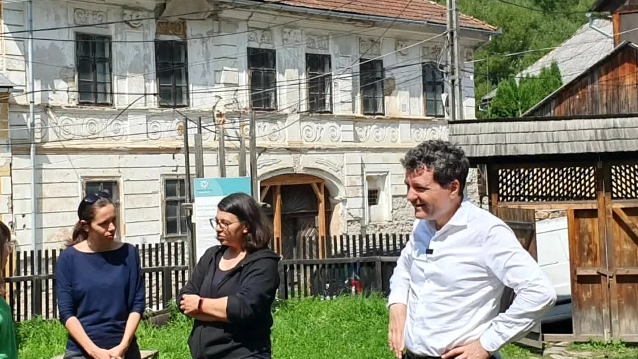 Nicușor Dan, în CONCEDIU la Roșia Montană. „VIZITĂ surpriză azi, în pauza de prânz!”