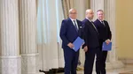 Cei trei noi judecători ai Curții Constituționale au depus jurământul, la Palatul Cotroceni, în prezența președintelui și a premierului