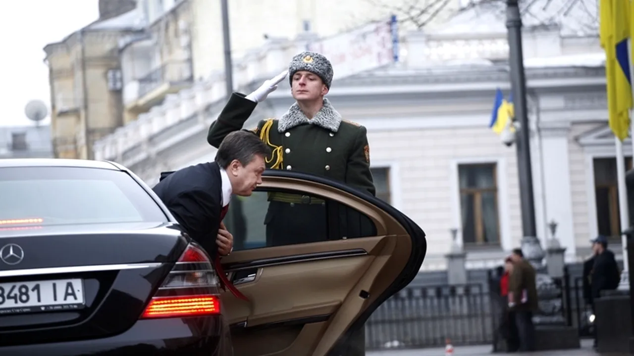 60.000 de persoane au ieșit în stradă la Kiev pentru a-l susține pe Viktor Ianukovici