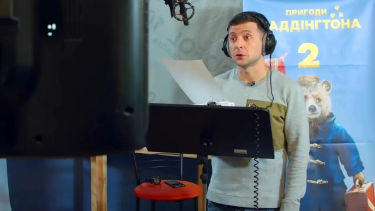 VIDEO | Armata lui Putin, ținută în loc de „ursulețul Paddington”. Zelenski a fost vocea personajului pentru copii, în versiunea ucraineană a filmului