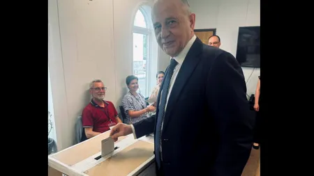 Mircea Geoană a votat la o secție din Washington: 