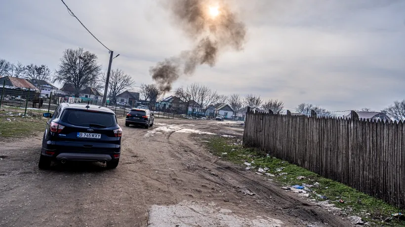 Câțiva săteni din Dolj au dat foc la deșeuri chiar în timpul vizitei ministrului Mediului, Tánczos Barna
