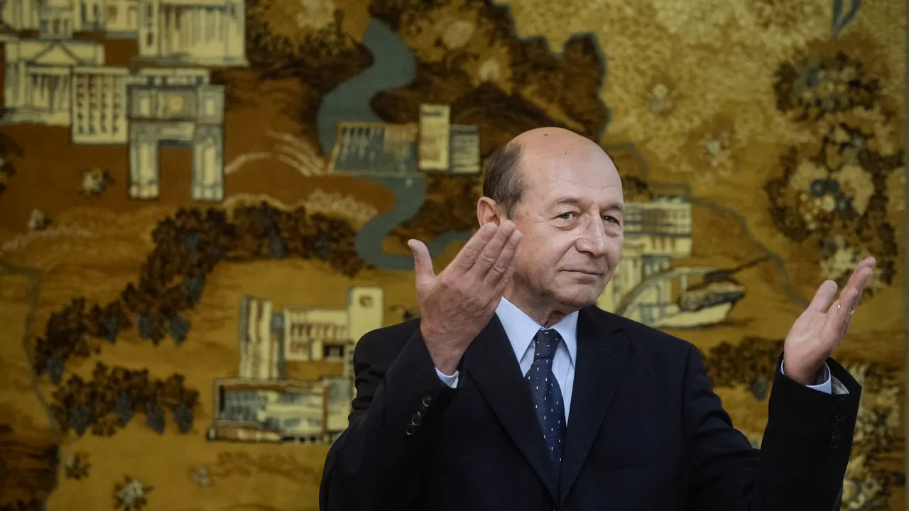 Igor Dodon i-a retras cetățenia Republicii Moldova lui Traian Băsescu 