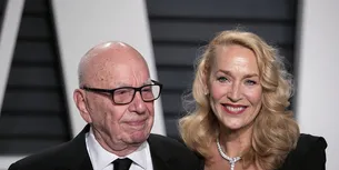 <span style='background-color: #8224e3; color: #fff; ' class='highlight text-uppercase'>DIVERTISMENT</span> Rupert Murdoch s-a căsătorit pentru a cincea oară. Cine este noua sa soție RUSOAICĂ