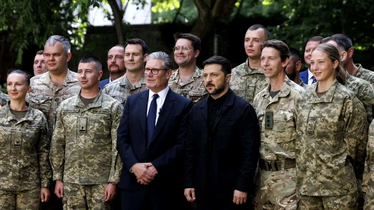 Zelenski și Starmer semnează un nou ACORD de cooperare în domeniul apărării/ Ucraina și Marea Britanie își consolidează parteneriatul strategic