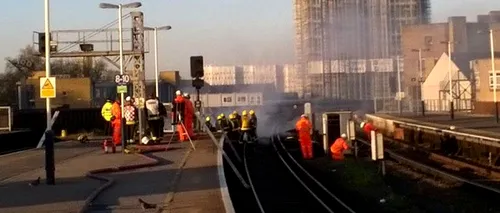Incendiu pe o linie de cale ferată în Londra. Traficul feroviar este perturbat