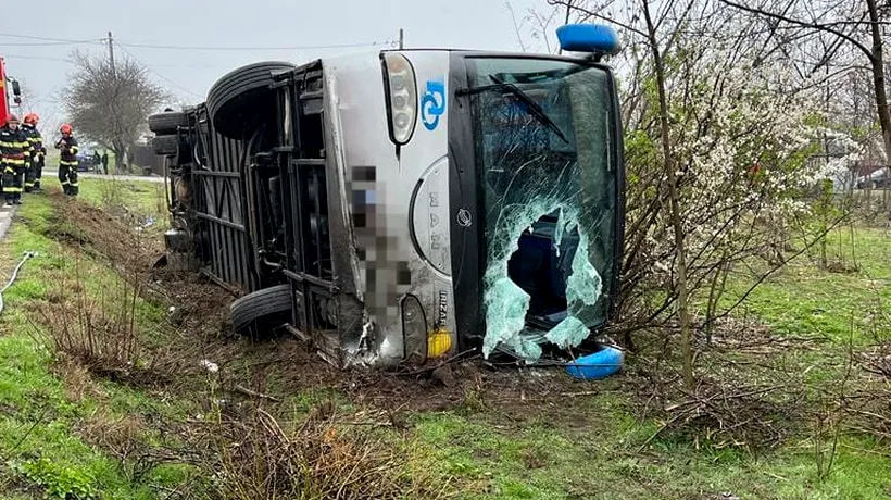 Accident GRAV în Ialomița! Un autocar s-a răsturnat / Patru călători au ajuns la spital